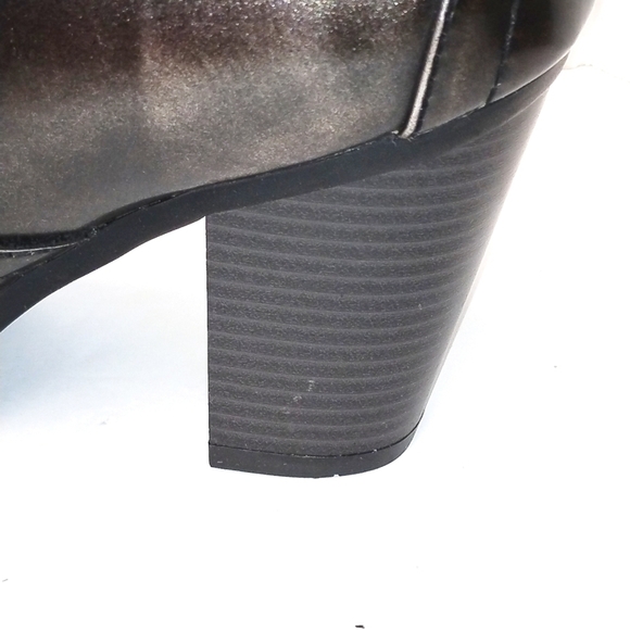 White Mountain dark pueter ankle booties Size:8.5 - Picture 6 of 10